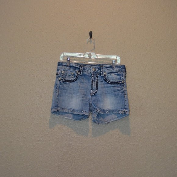 Sz 27 Miss Me Embroidered Boyfriend Blue Jean Shorts JPB1026SH - Picture 4 of 14